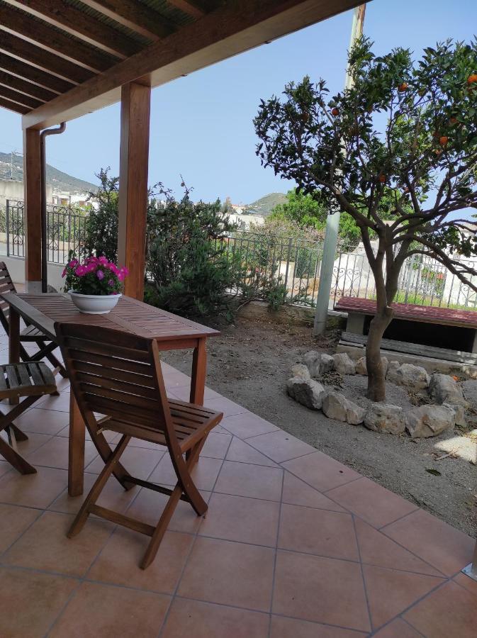 Holiday Home Mennulita Липари Екстериор снимка