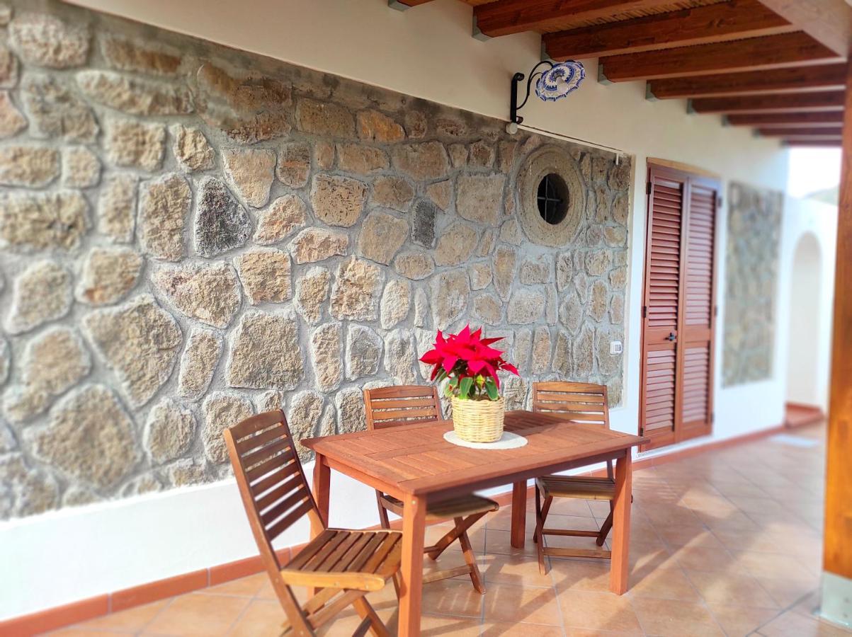 Holiday Home Mennulita Липари Екстериор снимка