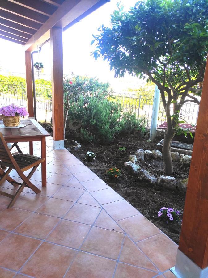 Holiday Home Mennulita Липари Екстериор снимка