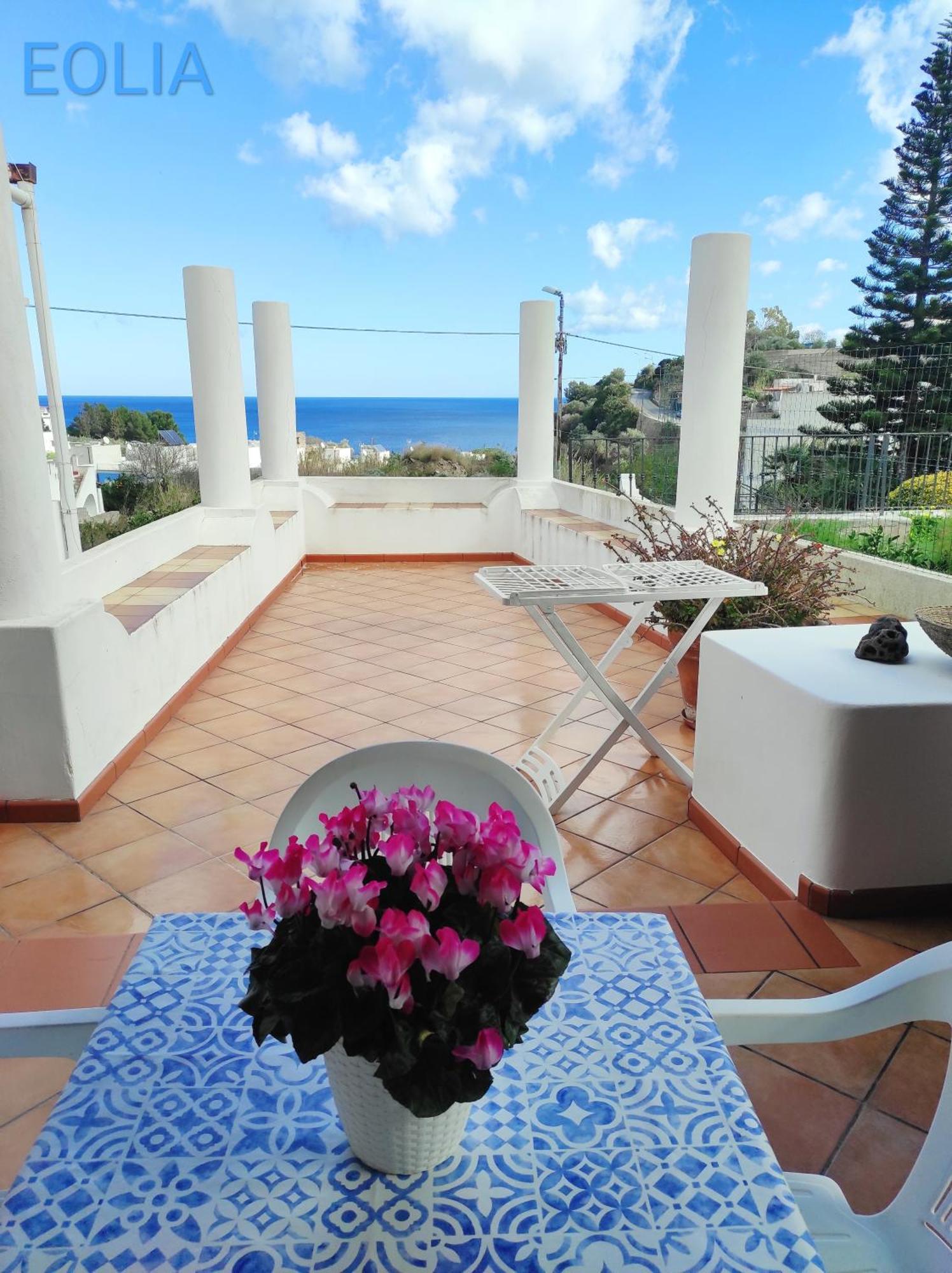 Holiday Home Mennulita Липари Екстериор снимка