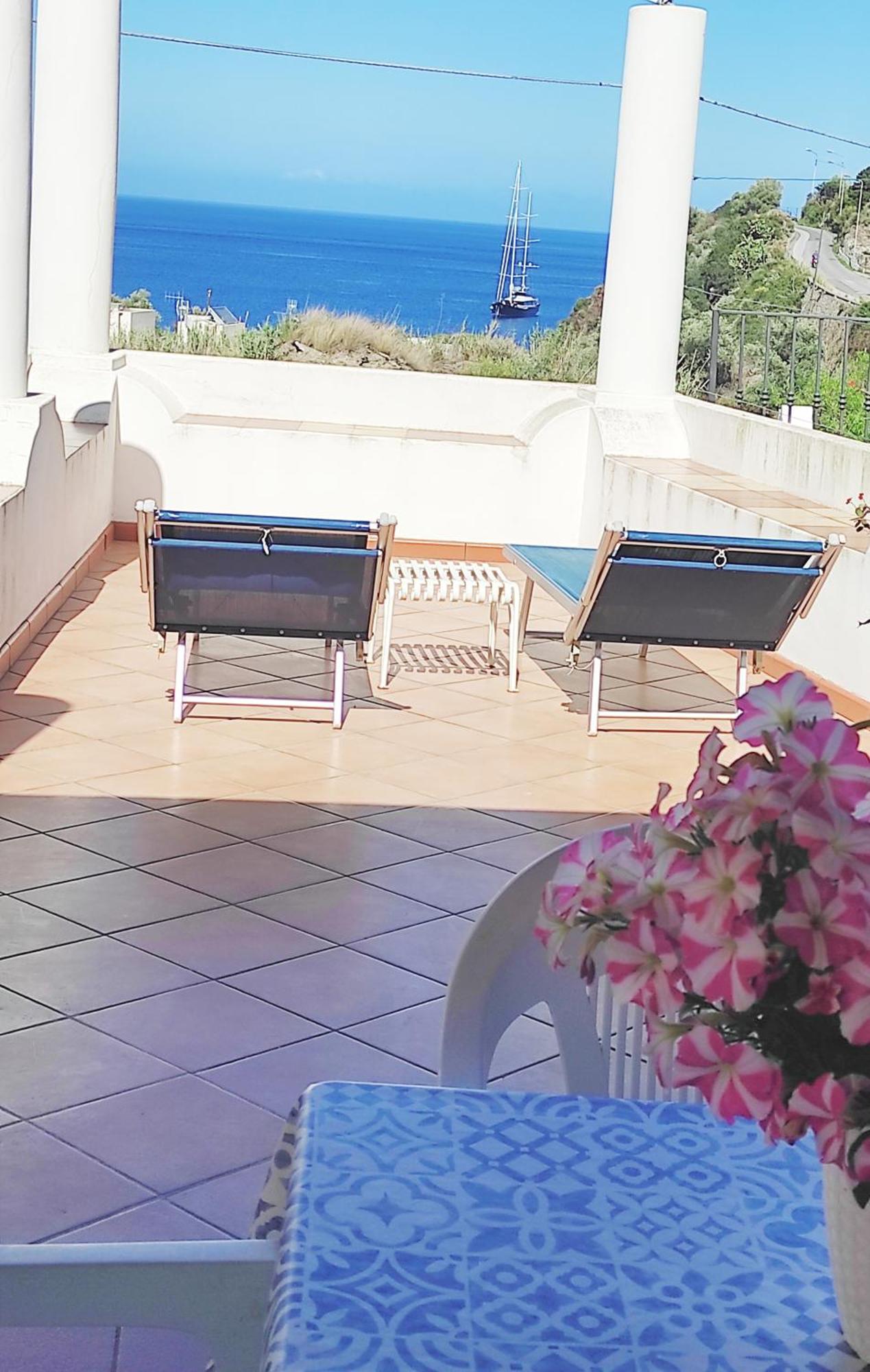 Holiday Home Mennulita Липари Стая снимка
