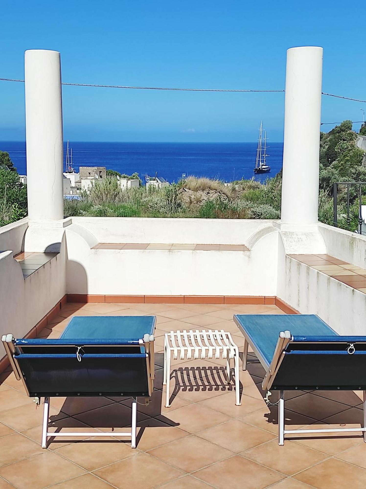 Holiday Home Mennulita Липари Стая снимка