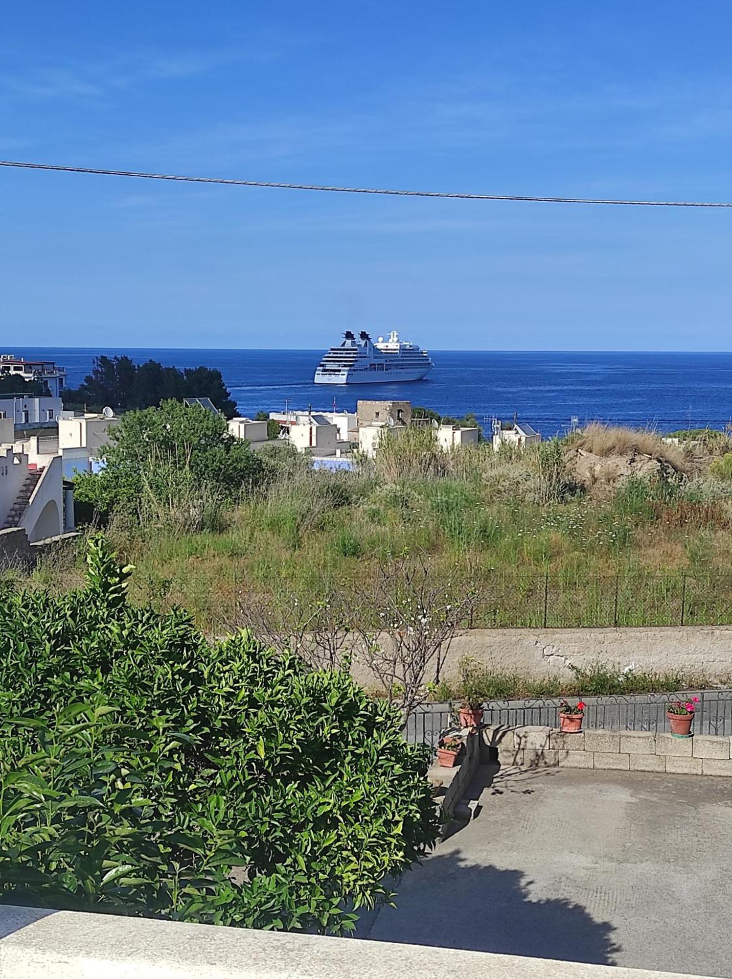 Holiday Home Mennulita Липари Екстериор снимка
