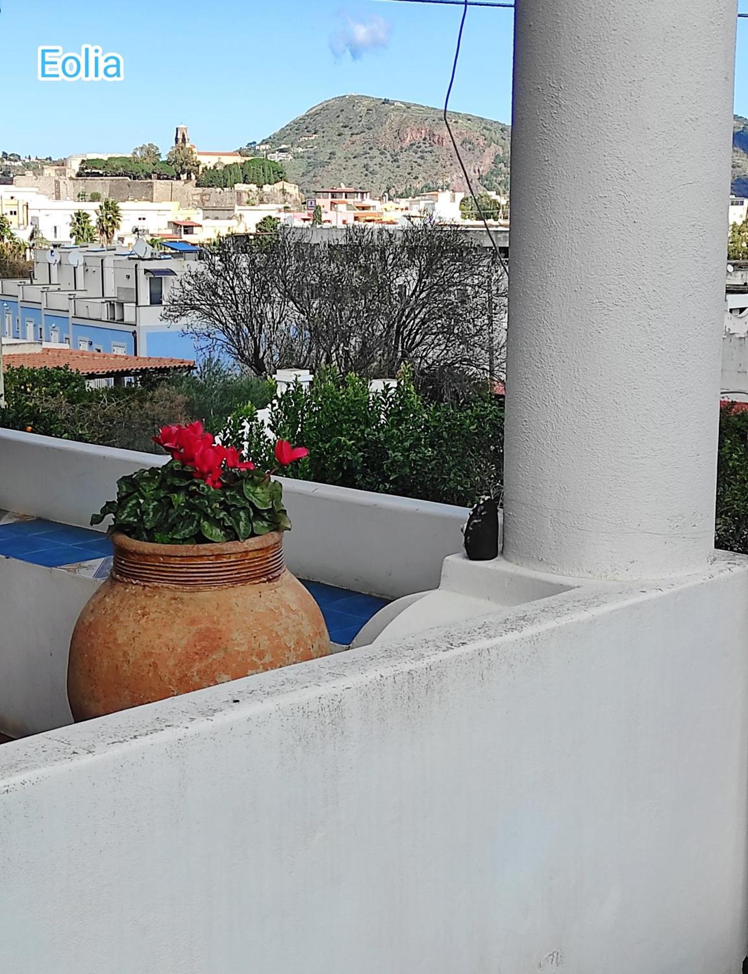 Holiday Home Mennulita Липари Екстериор снимка